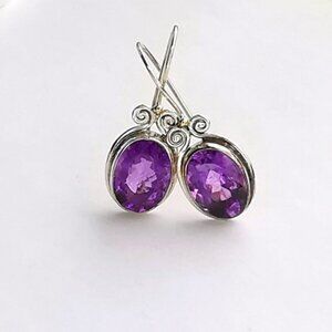 Nwt Oval cut Amethyst drop earrings in Sterling Silver